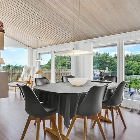 2 Bedroom Awesome In *
