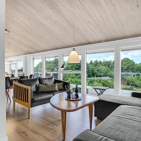 2 Bedroom Awesome In 펜션